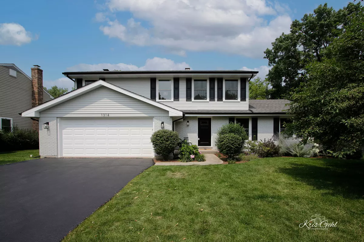 Libertyville, IL 60048,1314 Trinity Place