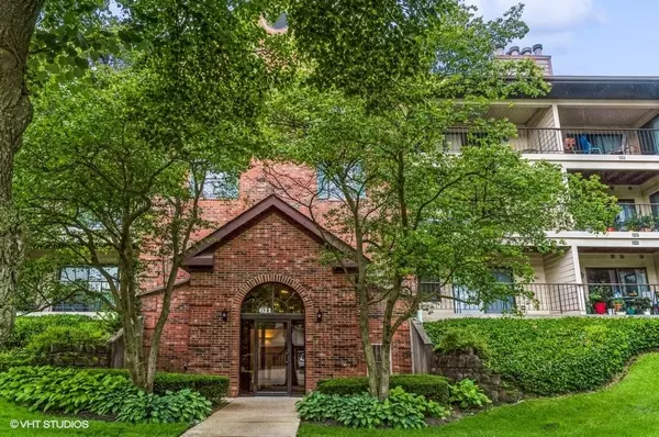 611 Hapsfield Lane #206, Buffalo Grove, IL 60089