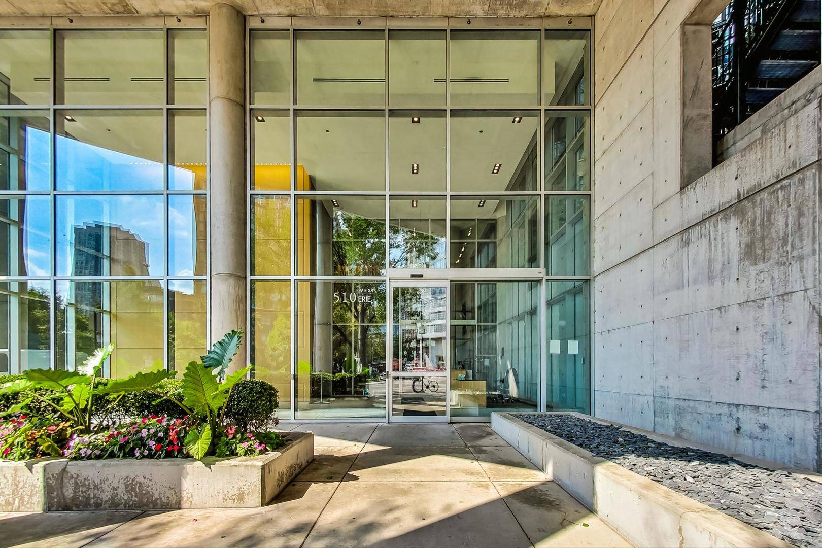 Chicago, IL 60654,510 W ERIE Street #1801