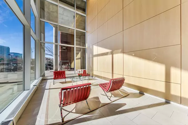 Chicago, IL 60654,510 W ERIE Street #1801