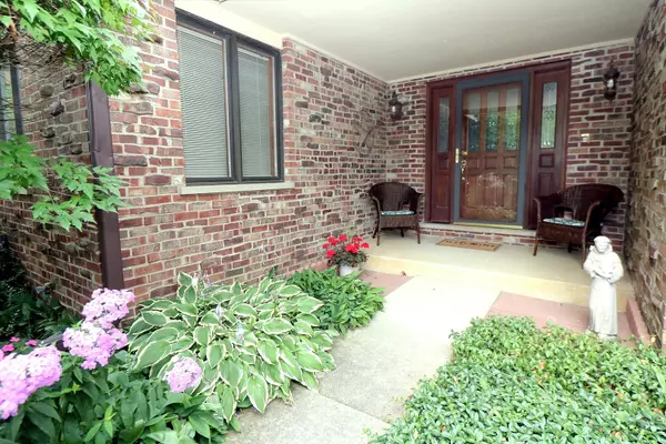 Elgin, IL 60124,12N290 Jackson Drive