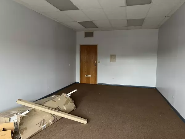 Mundelein, IL 60060,500 N Lake Street #2