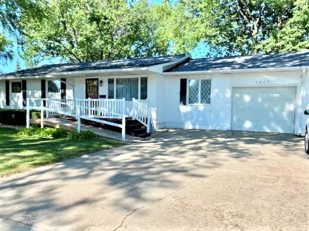 Sterling, IL 61081,1817 6th Avenue