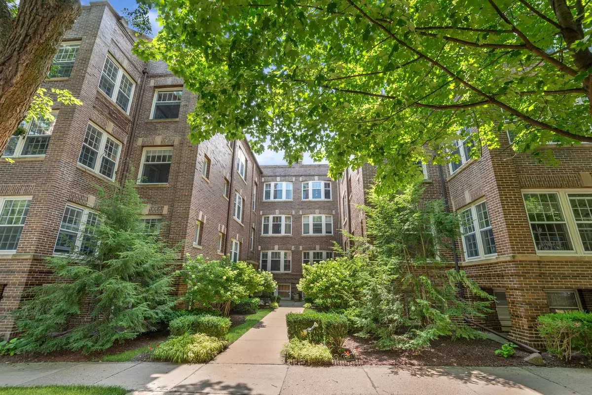 Evanston, IL 60202,422 Hamilton Street #1