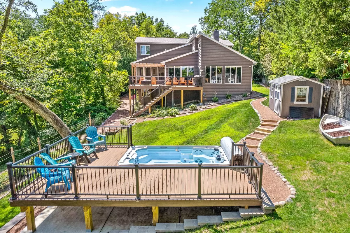 Lake Holiday, IL 60552,205 Oak Cove