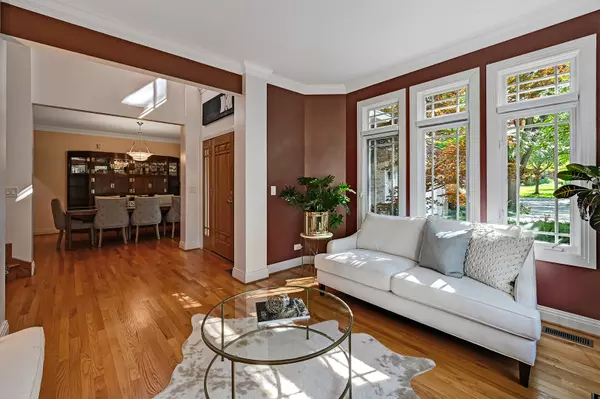 Western Springs, IL 60558,4824 Grand Avenue