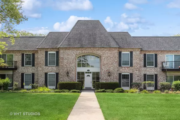 136 Carriage Way Drive #107C, Burr Ridge, IL 60527