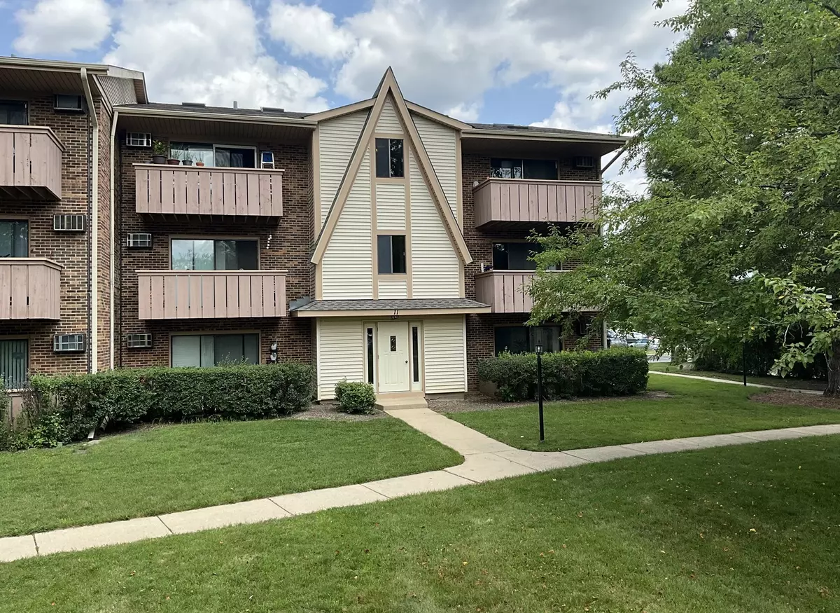 Vernon Hills, IL 60061,11 Echo Court #11