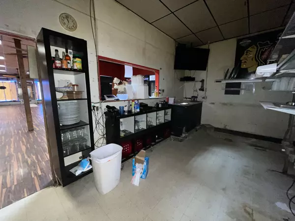 Hinckley, IL 60520,124 E Lincoln Avenue #1