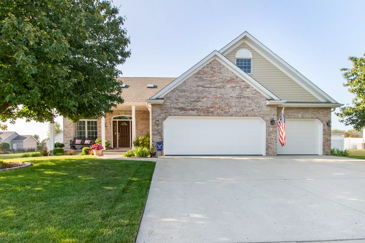 Hudson, IL 61748,307 Prairieview Drive