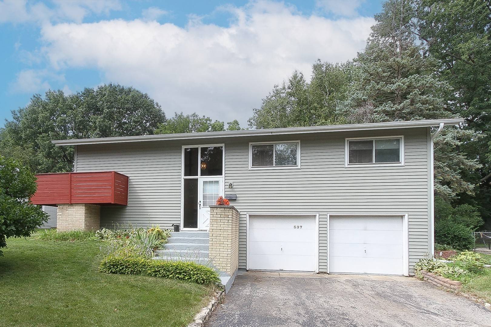 537 S 13TH Street,  St. Charles,  IL 60174