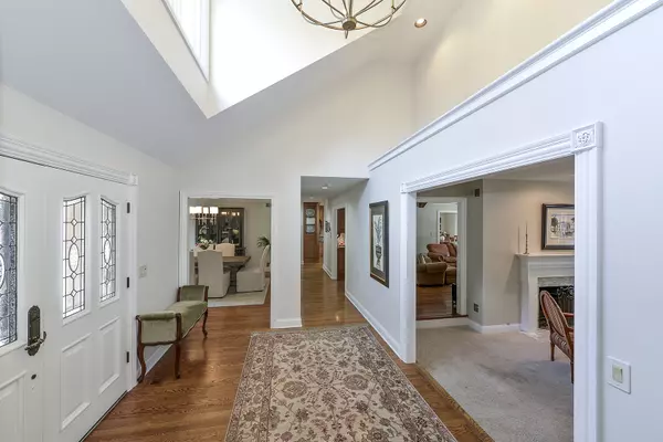 Inverness, IL 60010,1609 Guthrie Circle