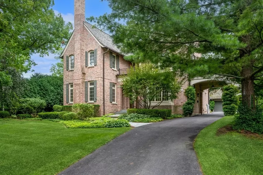 Glencoe, IL 60022,140 Ravine Glade Street