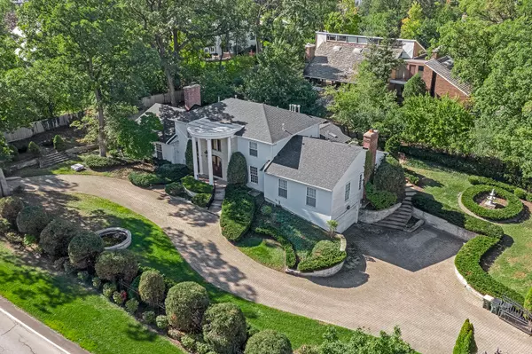 Burr Ridge, IL 60527,6116 S County Line Road