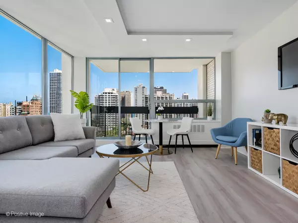 Chicago, IL 60610,1455 N Sandburg Terrace #1508B