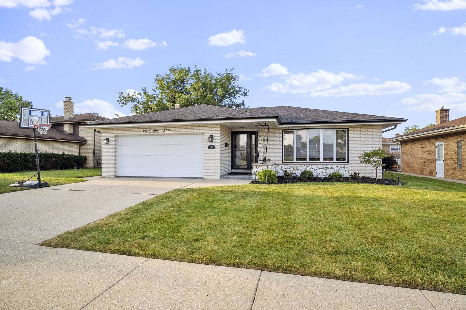 10915 Lancaster Street, Westchester, IL 60154