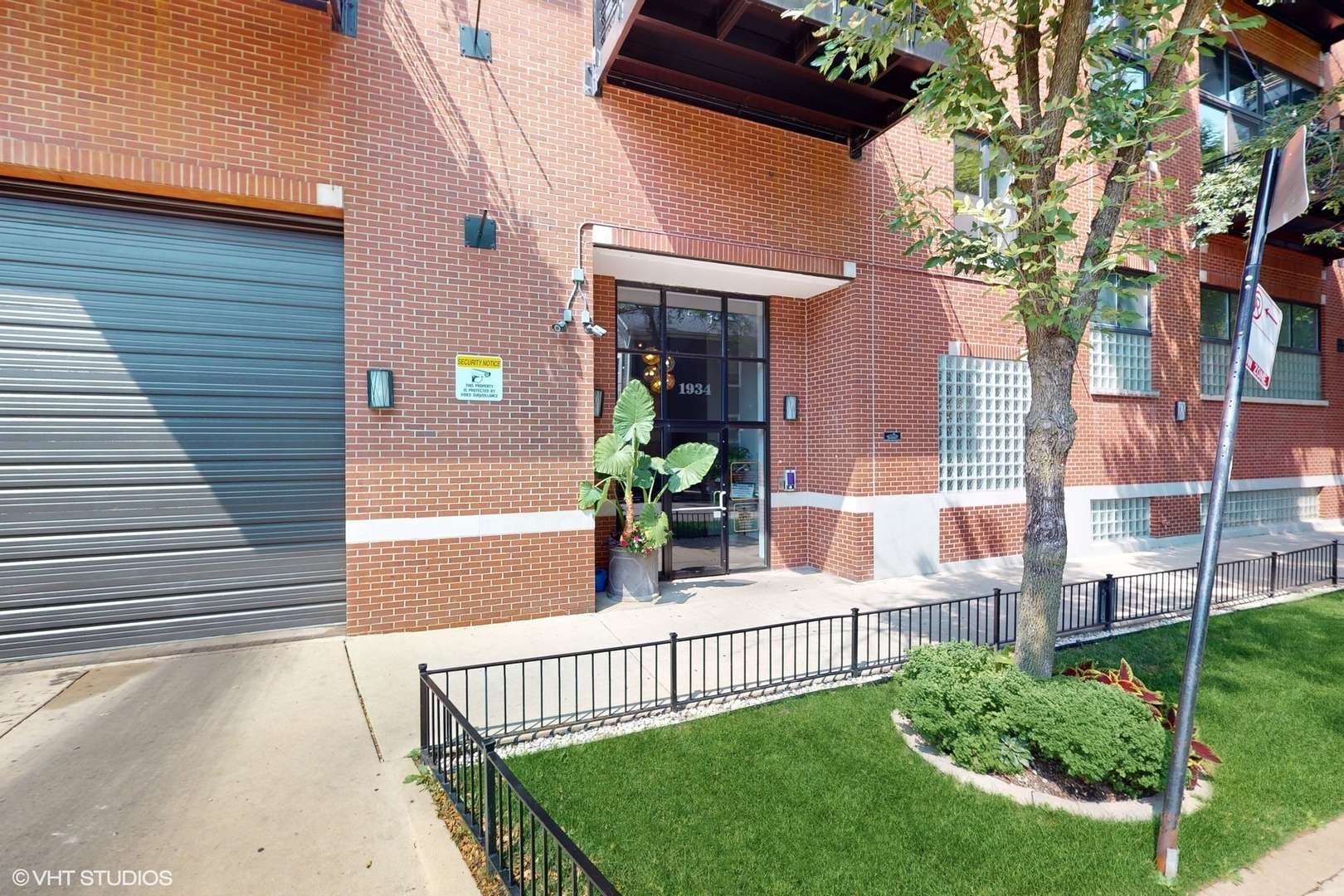 1934 N Washtenaw Avenue #101,  Chicago,  IL 60647