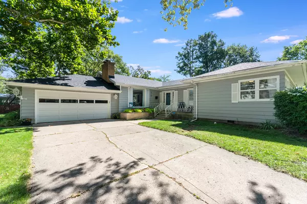 310 S Rosedale Avenue, Aurora, IL 60506