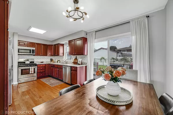Orland Hills, IL 60487,16734 Vicky Lane