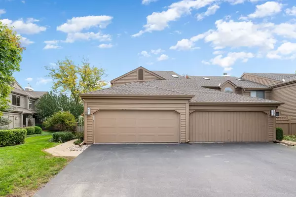 Lake Barrington, IL 60010,921 Longmeadow Court