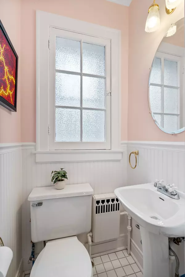 1141 Rossell Avenue Oak Park, IL 60302