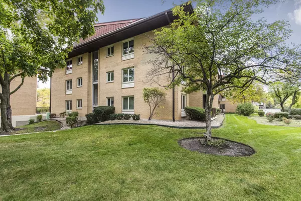 Park Ridge, IL 60068,2400 W Talcott Road #324