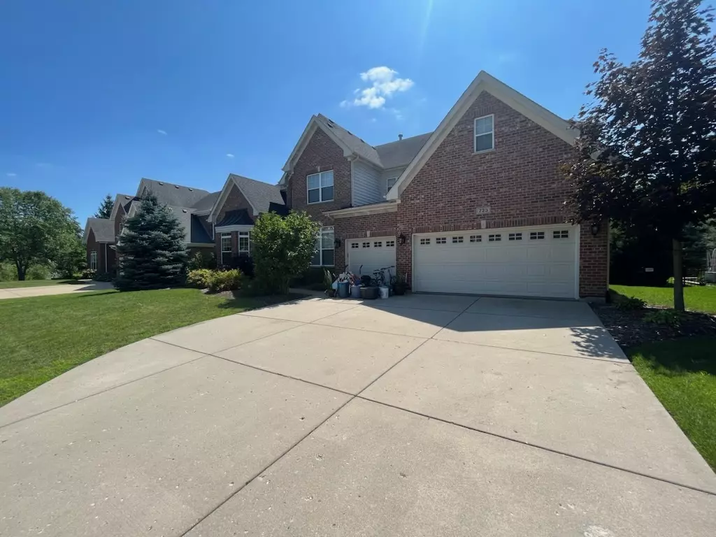 Palatine, IL 60074,723 W Meryls Court