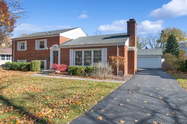 Western Springs, IL 60558,5618 Woodland Drive