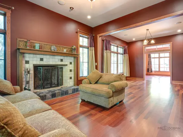 Deerfield, IL 60015,23416 N Wildwood Lane