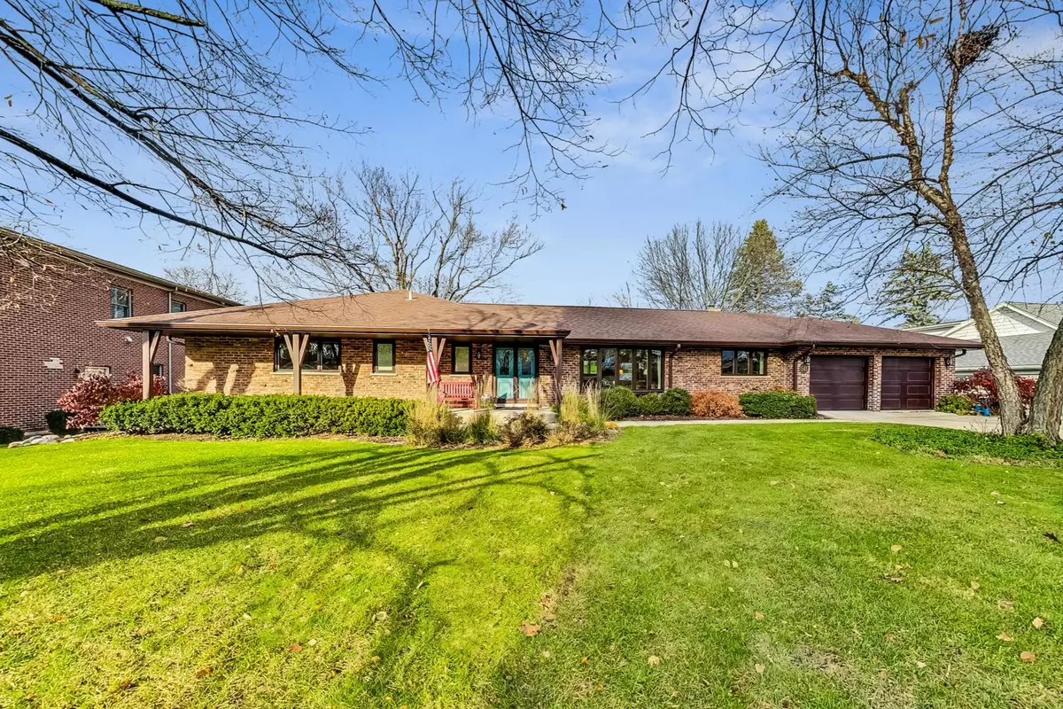 Hinsdale, IL 60521,541 Bonnie Brae Road