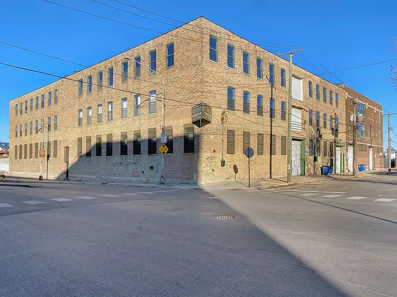 2950 W Carroll Avenue #2EE, Chicago, IL 60612