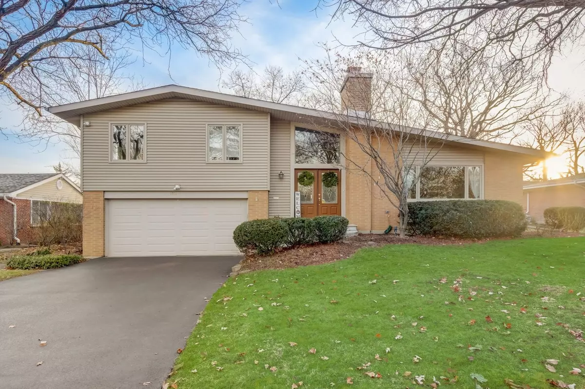 Deerfield, IL 60015,1451 Ambleside Drive