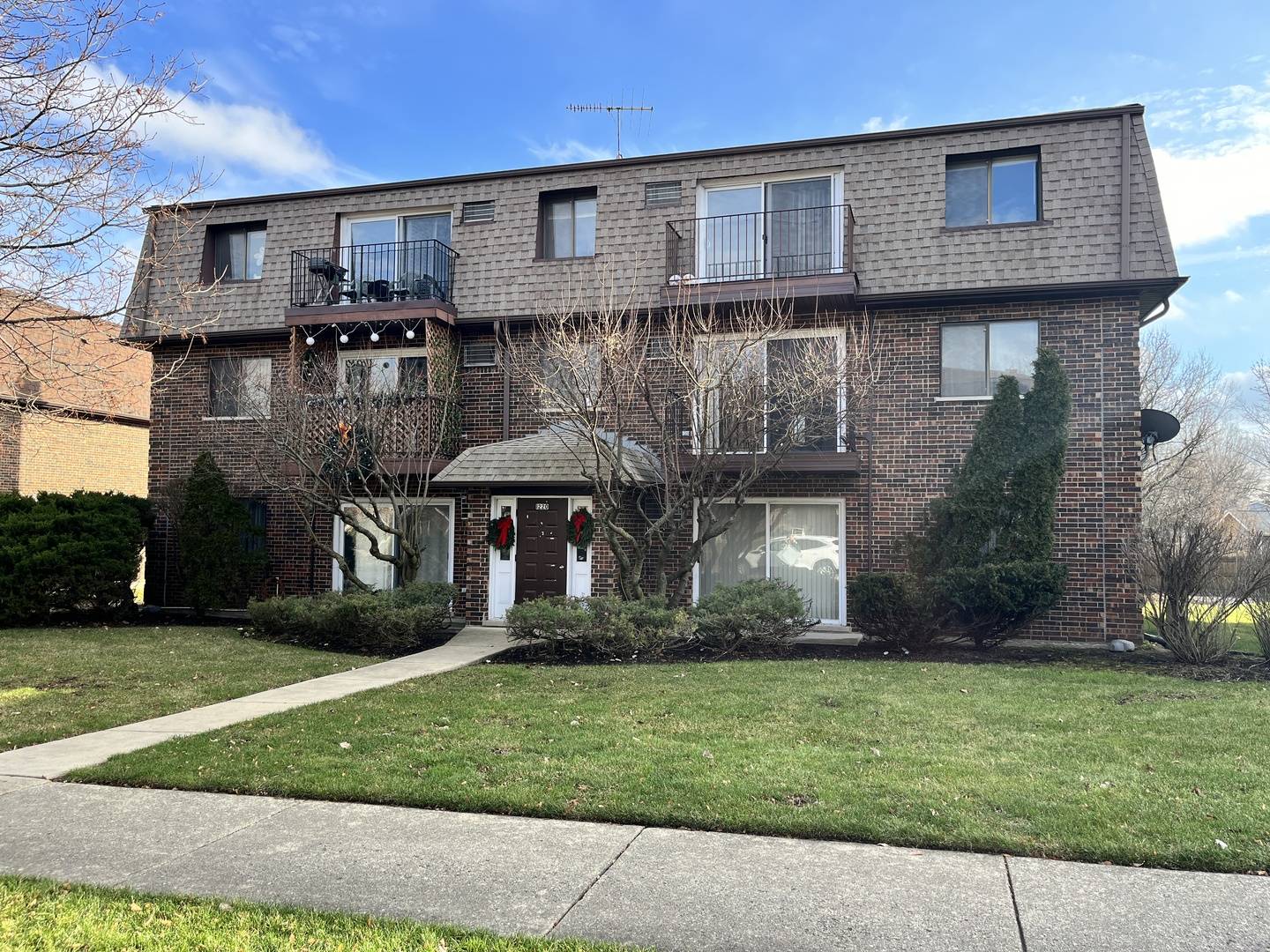 Naperville, IL 60540,1220 Whispering Hills Court #2A