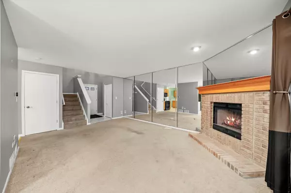 Monee, IL 60449,5617 W Von Avenue #B