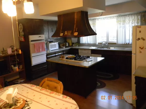 Hickory Hills, IL 60457,Address not disclosed