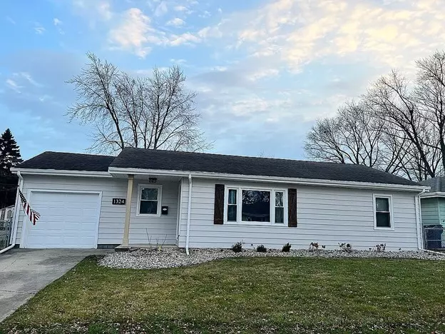 Bradley, IL 60915,1324 Riverlane Drive