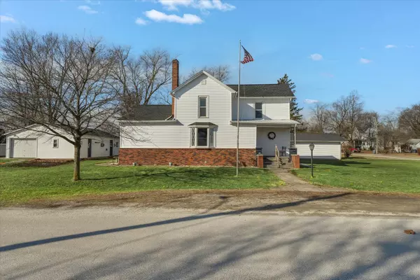 Bellflower, IL 61724,202 W Center Street