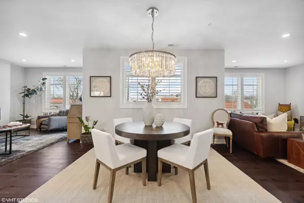 Western Springs, IL 60558,4441 Wolf Road #209