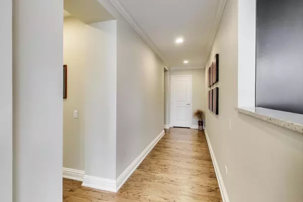 Chicago, IL 60611,55 E Erie Street #2704