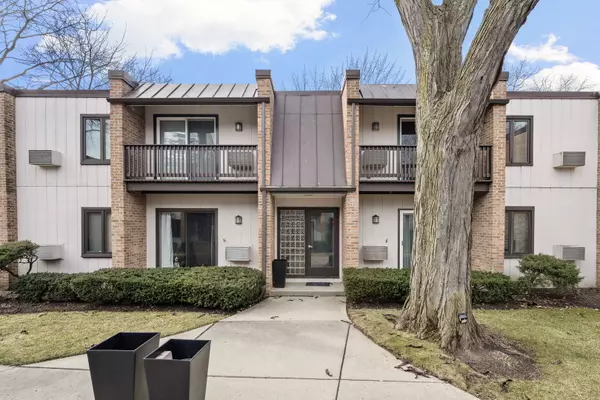 1755 Henley Street #1N, Glenview, IL 60025