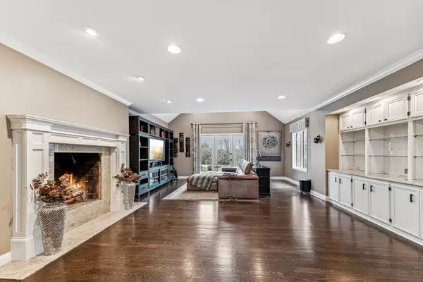 Inverness, IL 60067,2228 Harrow Gate Drive