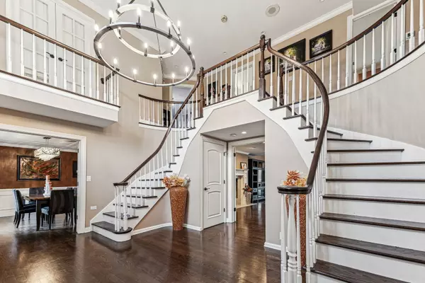 Inverness, IL 60067,2228 Harrow Gate Drive