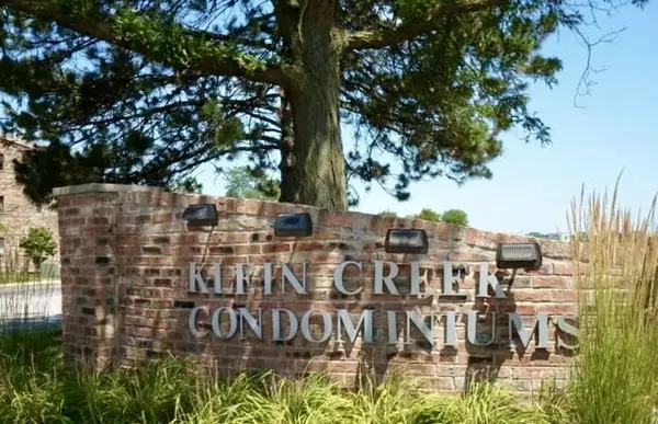 Carol Stream, IL 60188,122 Klein Creek Court #3C