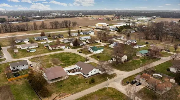 Altamont, IL 62411,8435 Cardinal Lane