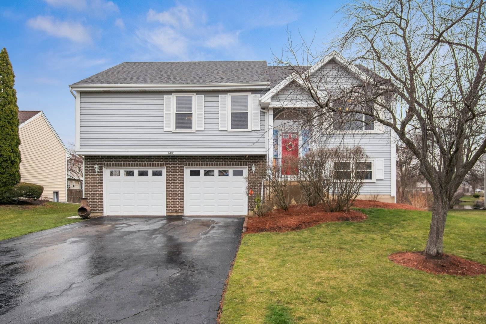 608 Crimson Drive,  Crystal Lake,  IL 60014