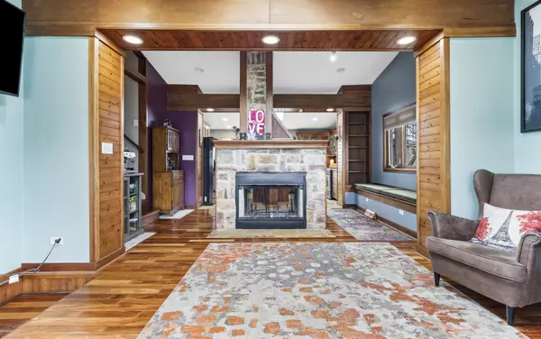 Mount Prospect, IL 60056,1803 E Basswood Lane