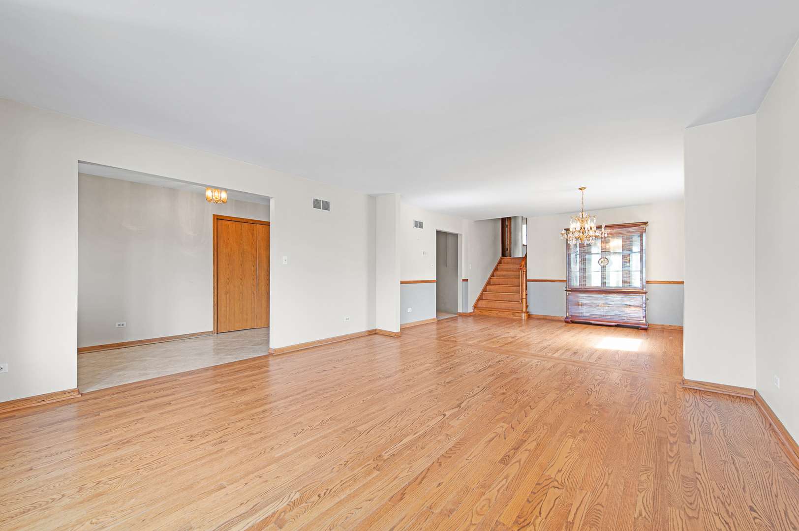 Addison, IL 60101,275 Haddon Place