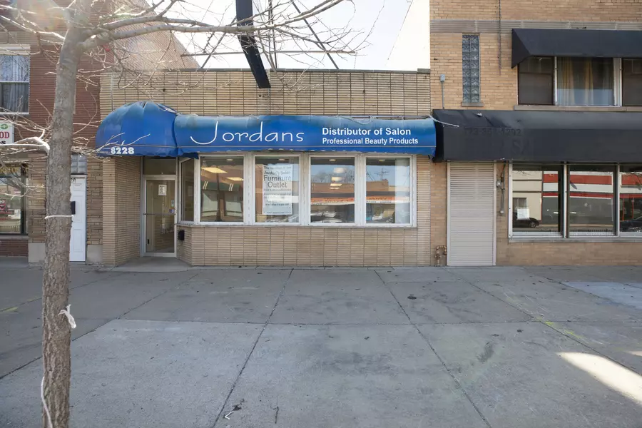 8228 S Kedzie Avenue, Chicago, IL 60652