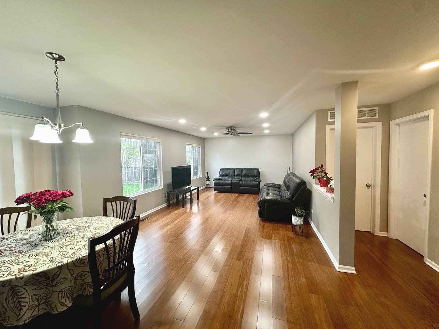 Pingree Grove, IL 60140,566 Canterbury Lane