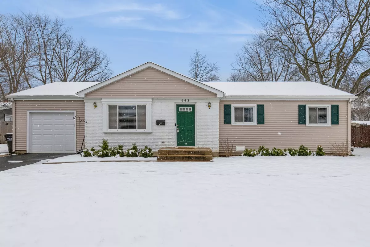 Crystal Lake, IL 60014,643 Sussex Lane